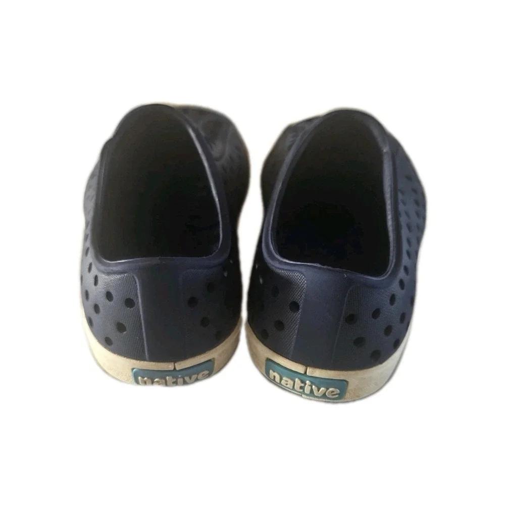 Native  Toddler Boys size 7 Water Shoes Navy and White